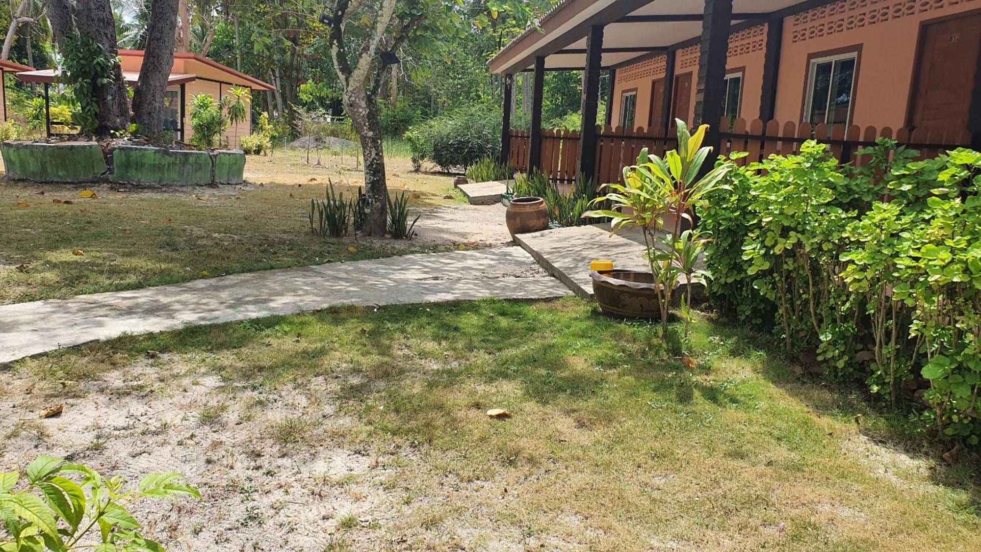 Koh Ngai Kaimuk Thong Resort Kültér fotó