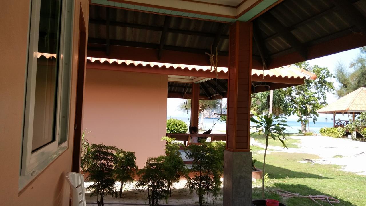 Koh Ngai Kaimuk Thong Resort Kültér fotó