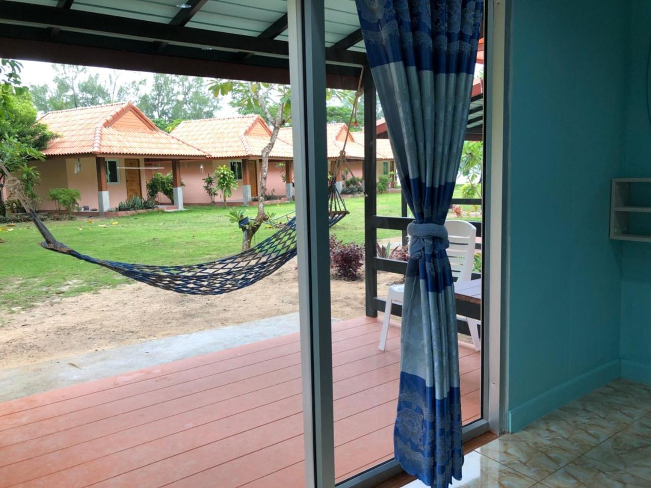 Koh Ngai Kaimuk Thong Resort Kültér fotó