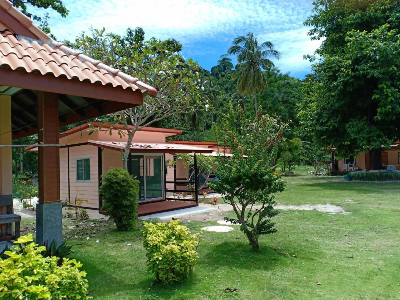 Koh Ngai Kaimuk Thong Resort Kültér fotó