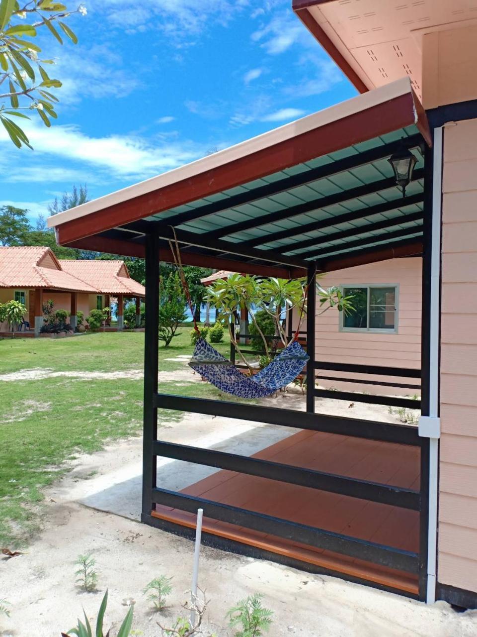Koh Ngai Kaimuk Thong Resort Kültér fotó