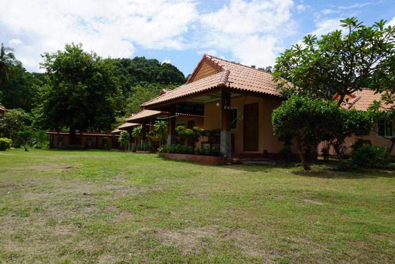 Koh Ngai Kaimuk Thong Resort Kültér fotó